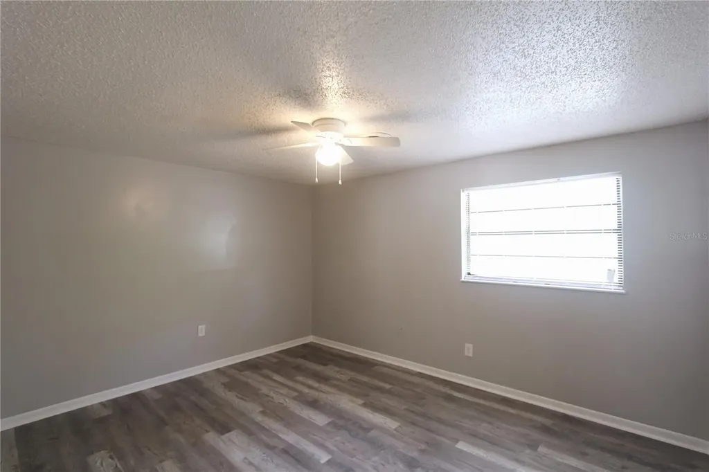 5647 20th Street Zephyrhills FL 33542