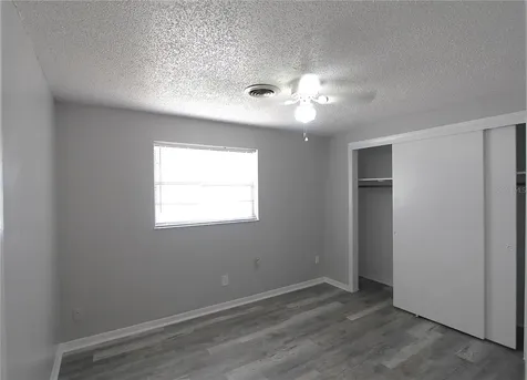 5647 20th Street Zephyrhills FL 33542