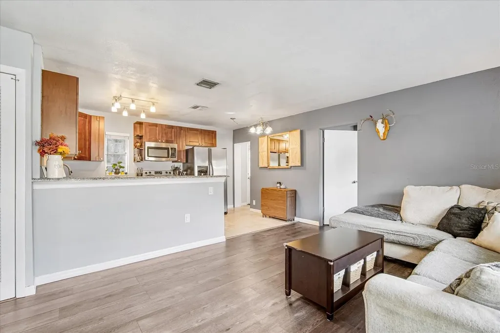 9064 93rd Street Seminole FL 33777