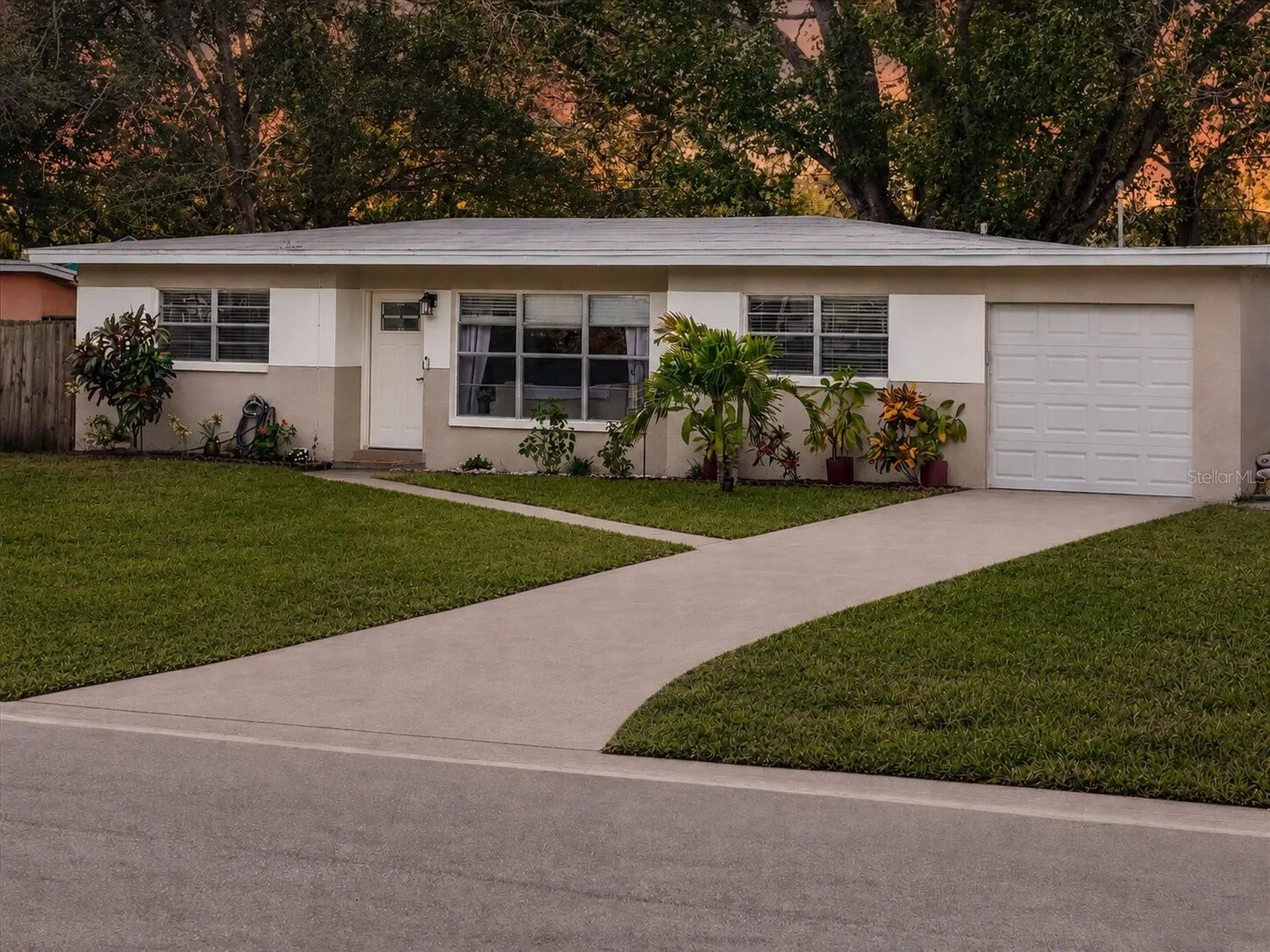 9064 93rd Street Seminole FL 33777