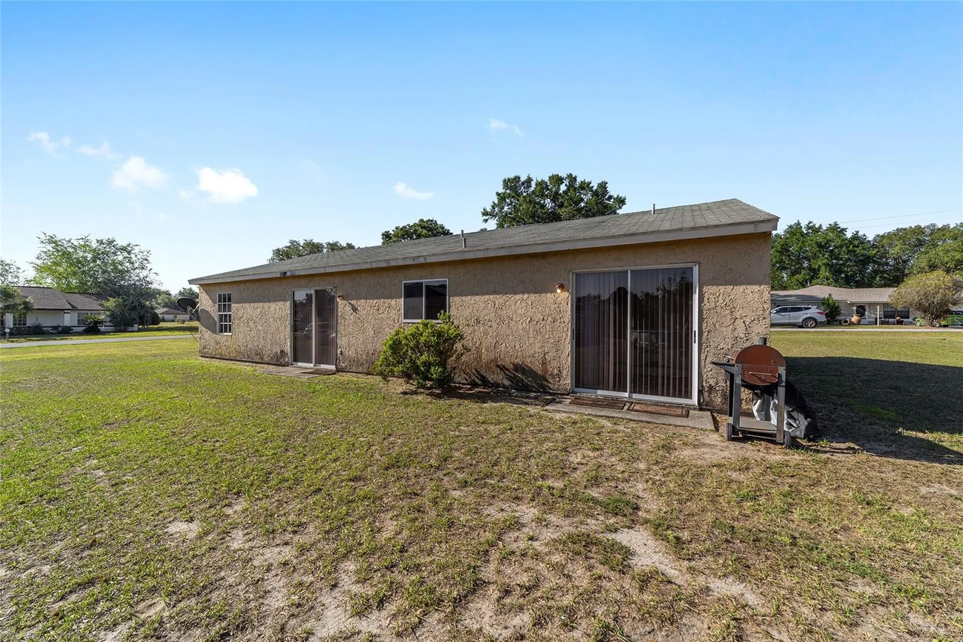325 Oak Track Course Ocala FL 34472