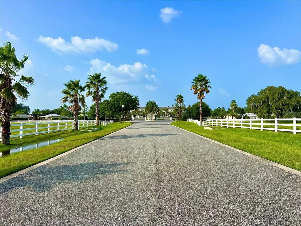 4800 SE 94th Avenue Webster FL 33597