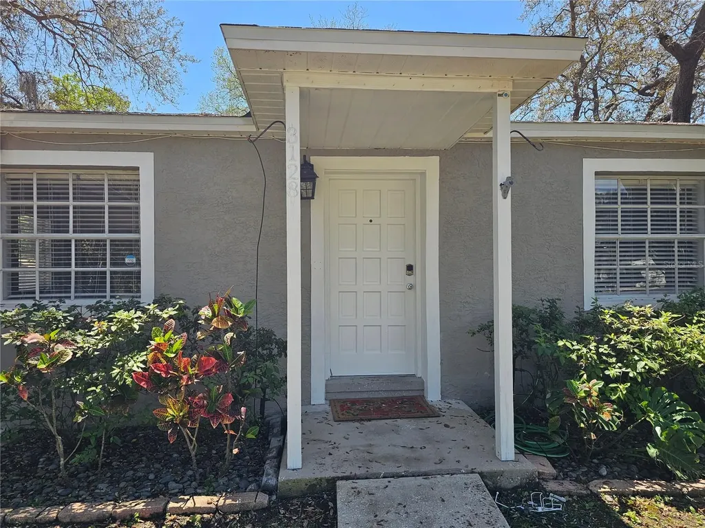 3128 W Varn Avenue Tampa FL 33611