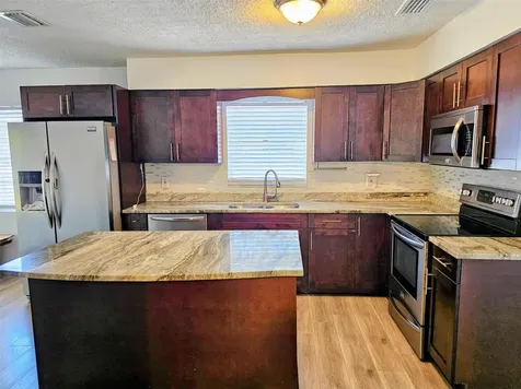 3128 W Varn Avenue Tampa FL 33611