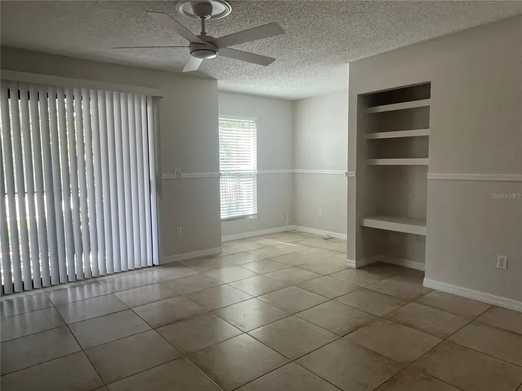 455 Alt 19 S Palm Harbor FL 34683