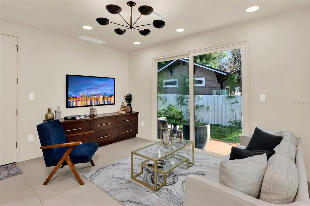 102 W Princeton Street Orlando FL 32804