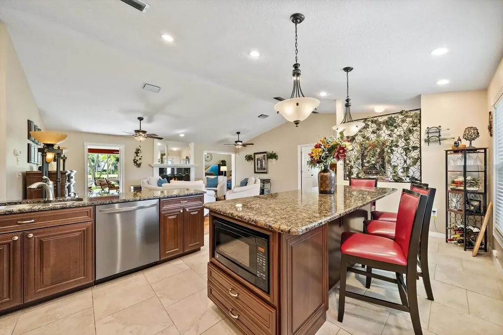 4352 Kingston Loop Sarasota FL 34238