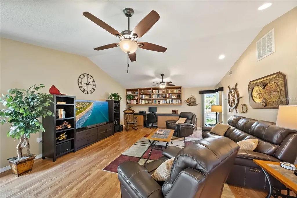 4352 Kingston Loop Sarasota FL 34238