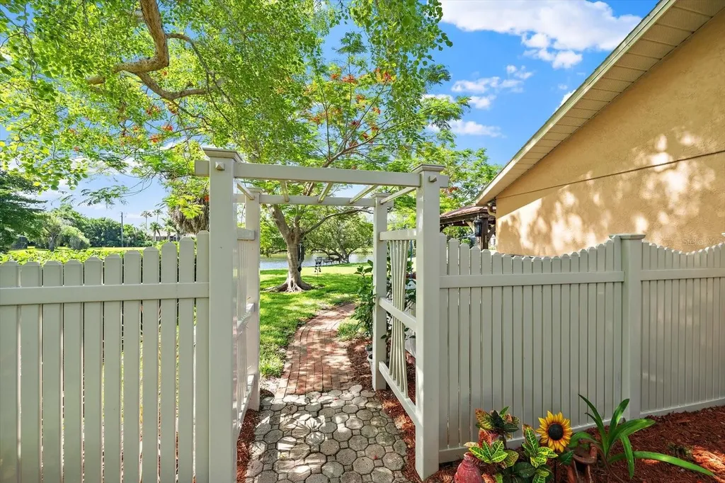 4352 Kingston Loop Sarasota FL 34238