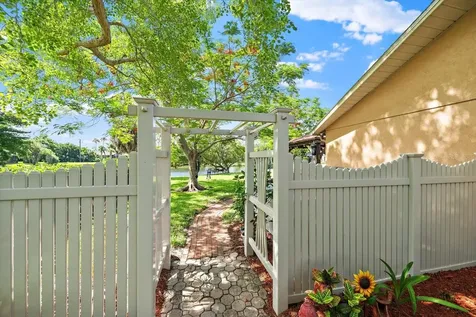 4352 Kingston Loop Sarasota FL 34238