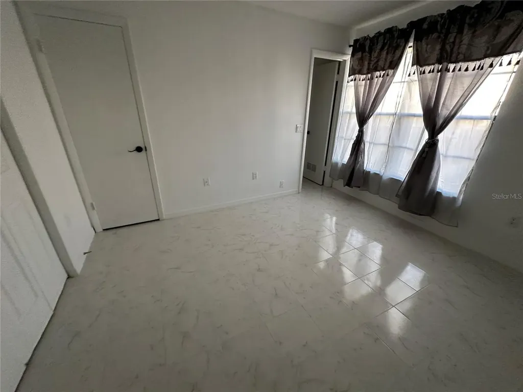 6077 Village Circle Orlando FL 32822
