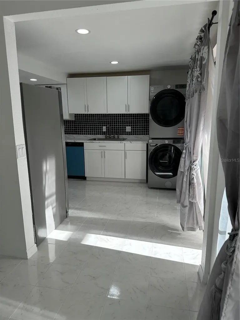 6077 Village Circle Orlando FL 32822