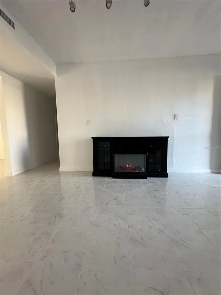 6077 Village Circle Orlando FL 32822