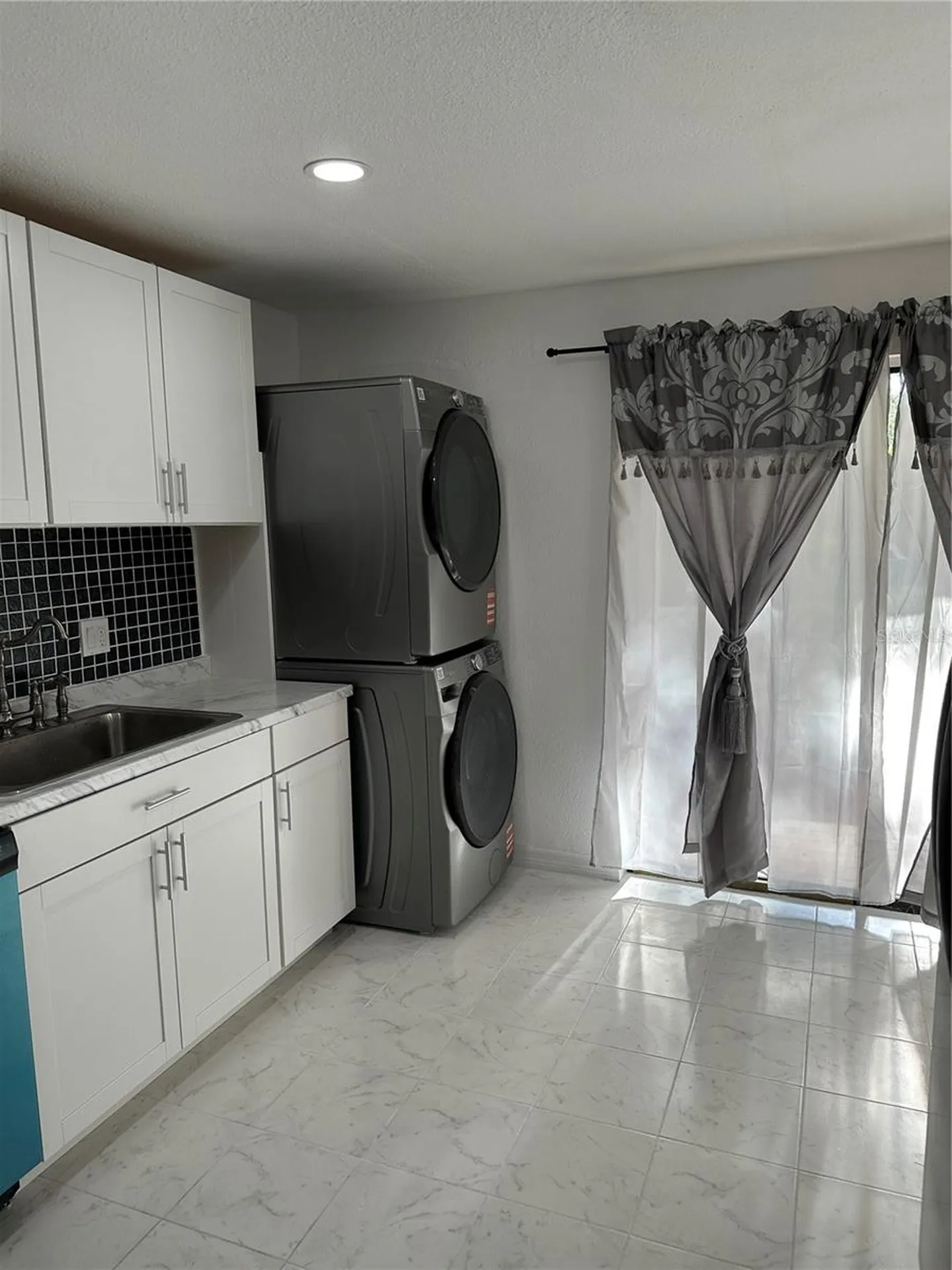 6077 Village Circle Orlando FL 32822