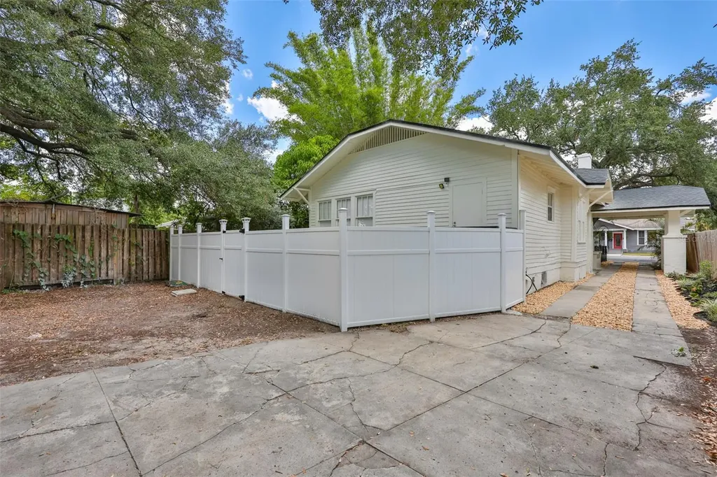 902 W Columbus Drive Tampa FL 33602