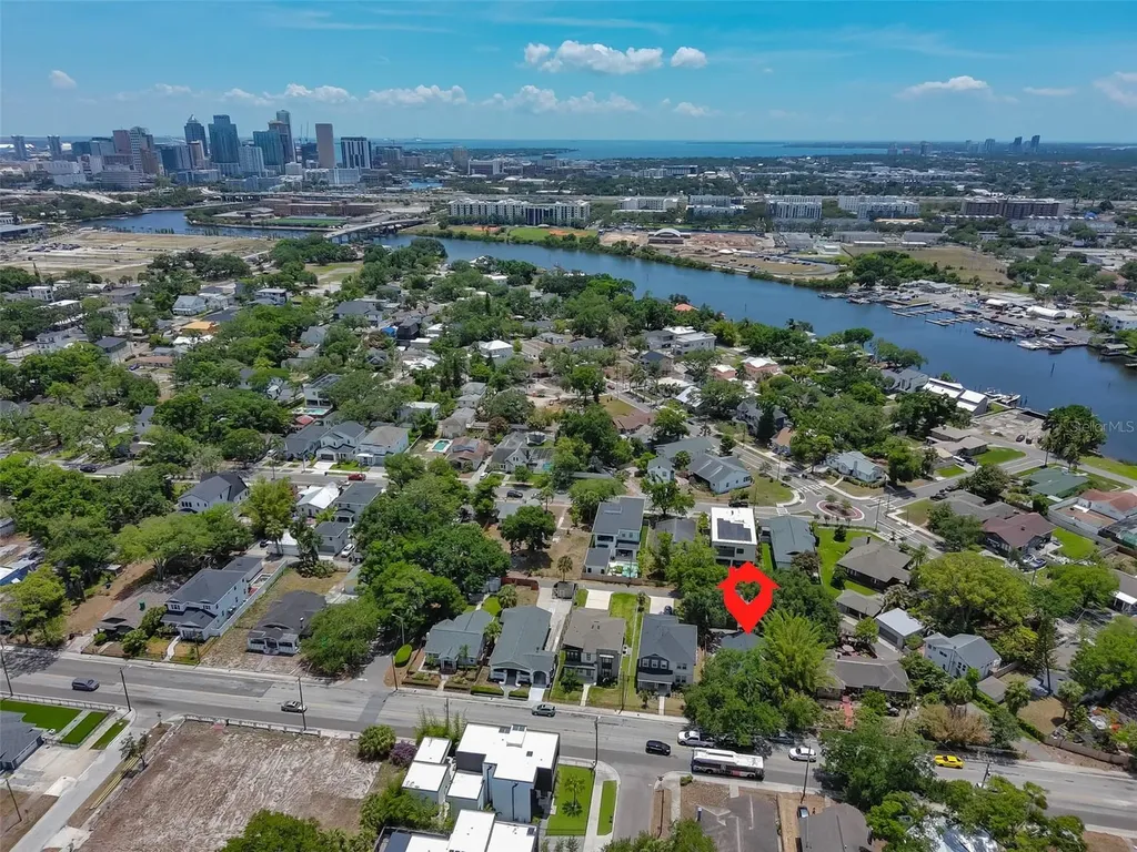 902 W Columbus Drive Tampa FL 33602