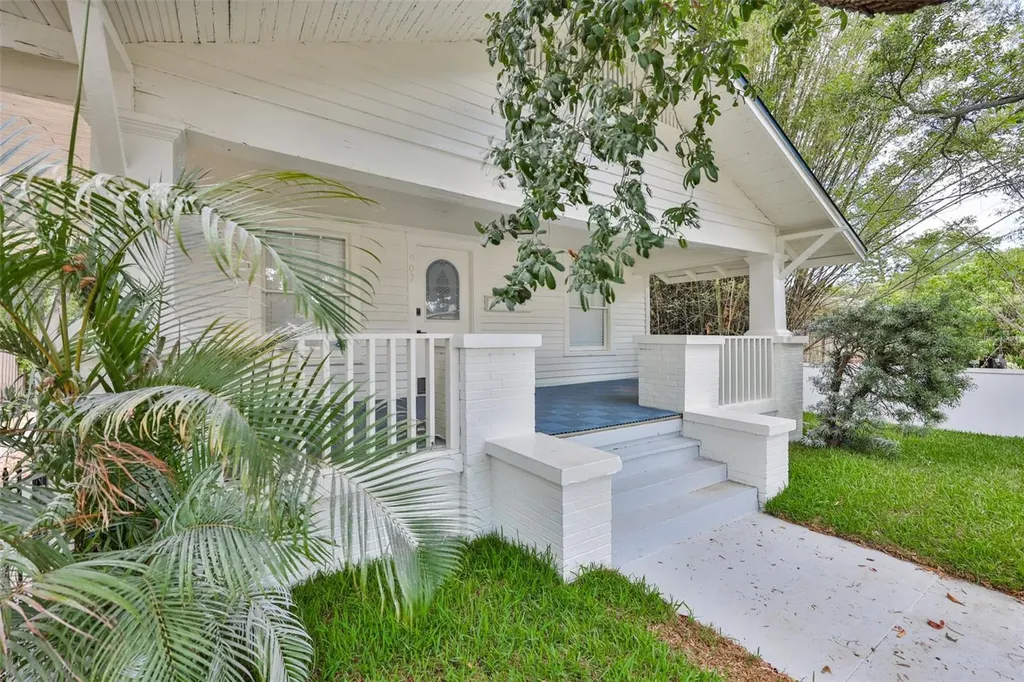 902 W Columbus Drive Tampa FL 33602