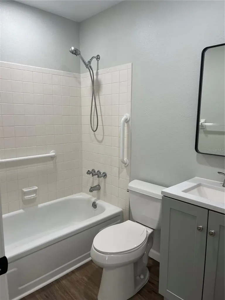 304 La Serena Winter Haven FL 33884