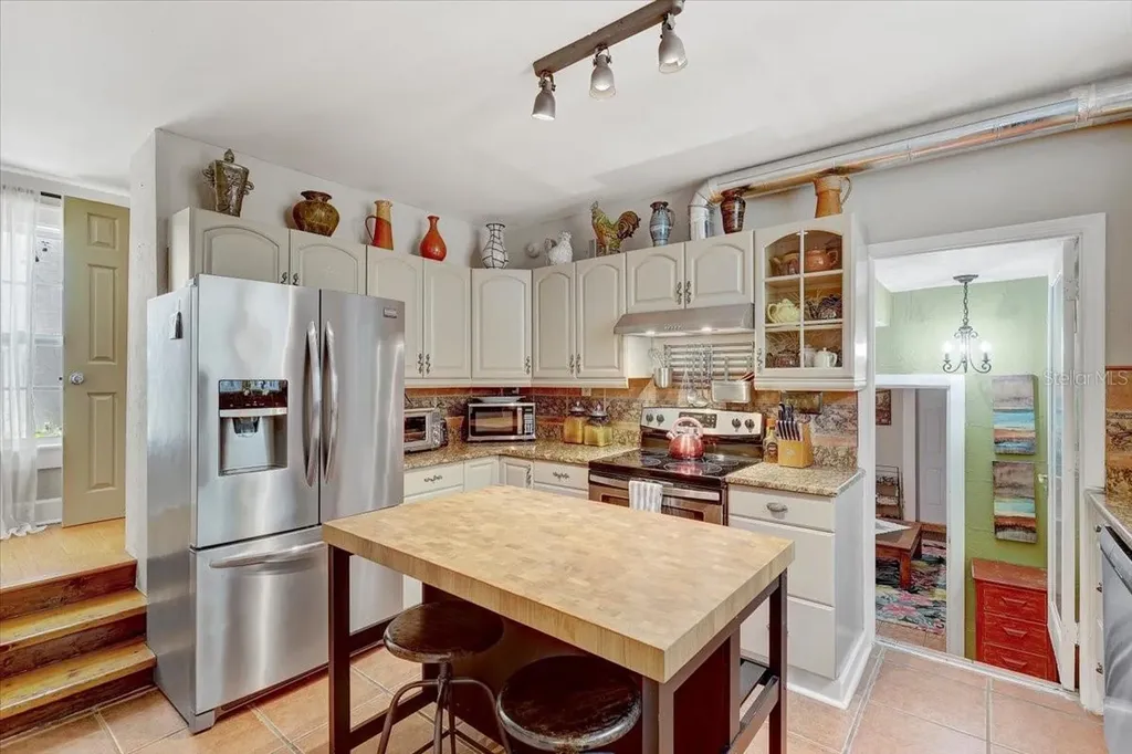 325 49th Street N St Petersburg FL 33710