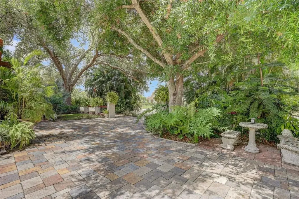 325 49th Street N St Petersburg FL 33710