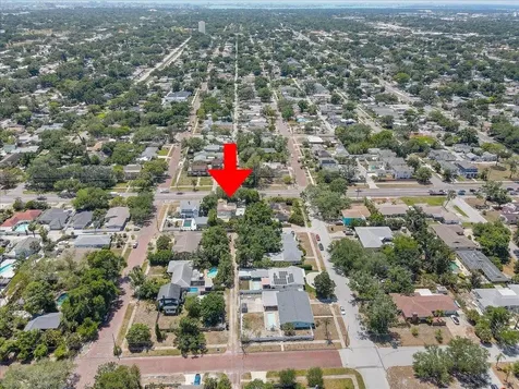 325 49th Street N St Petersburg FL 33710