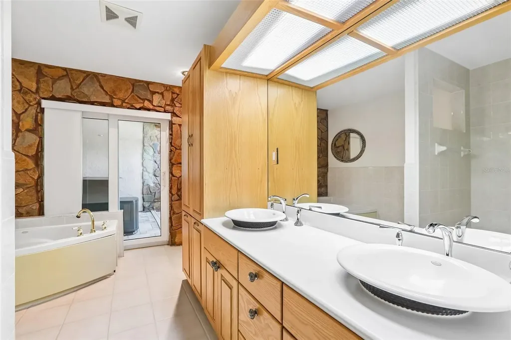 2424 Sundancer Drive Clearwater FL 33759
