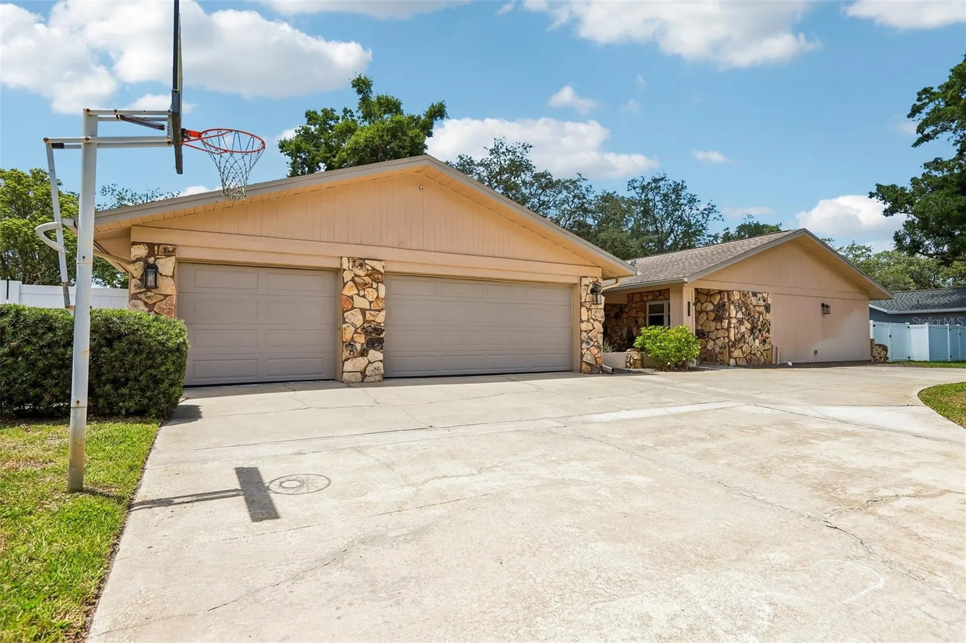 2424 Sundancer Drive Clearwater FL 33759