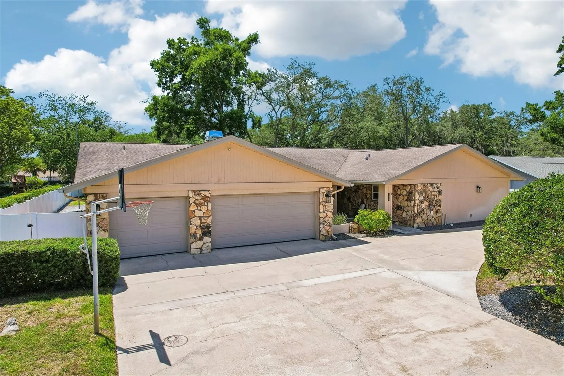 2424 Sundancer Drive Clearwater FL 33759
