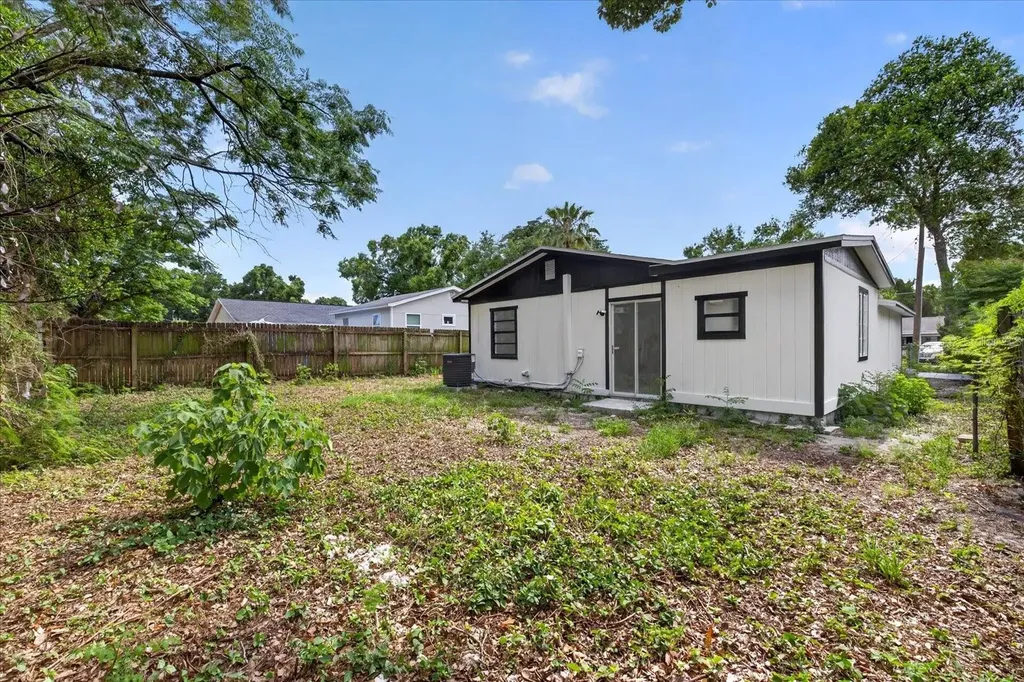 9405 N Mary Avenue Tampa FL 33612