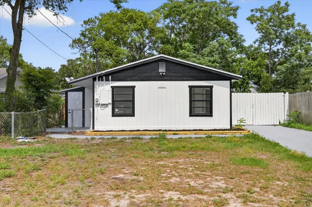 9405 N Mary Avenue Tampa FL 33612