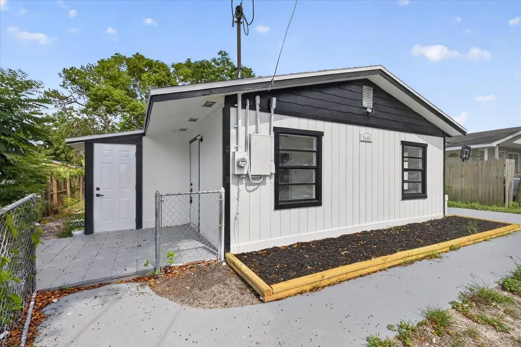 9405 N Mary Avenue Tampa FL 33612