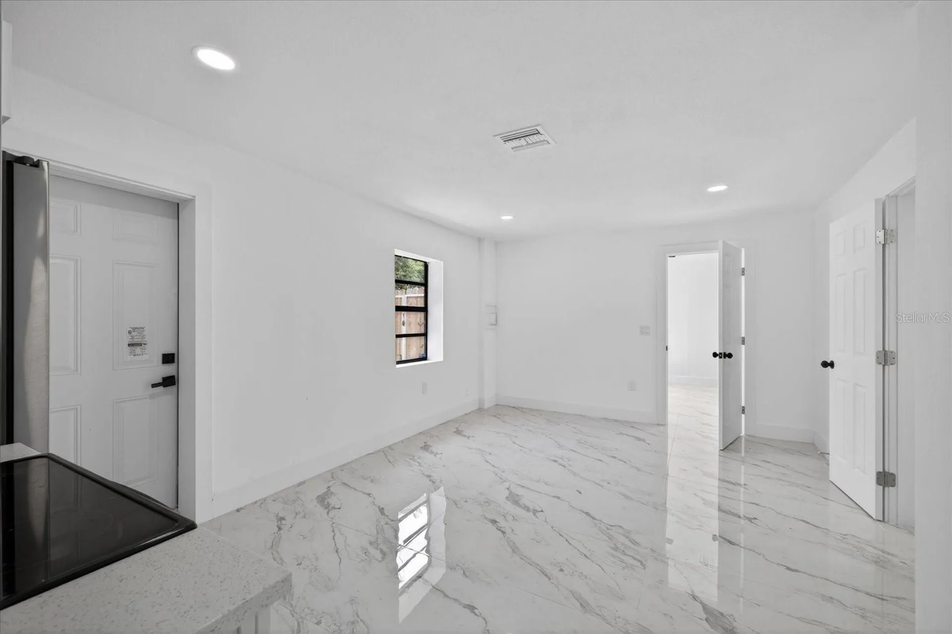 9405 N Mary Avenue Tampa FL 33612