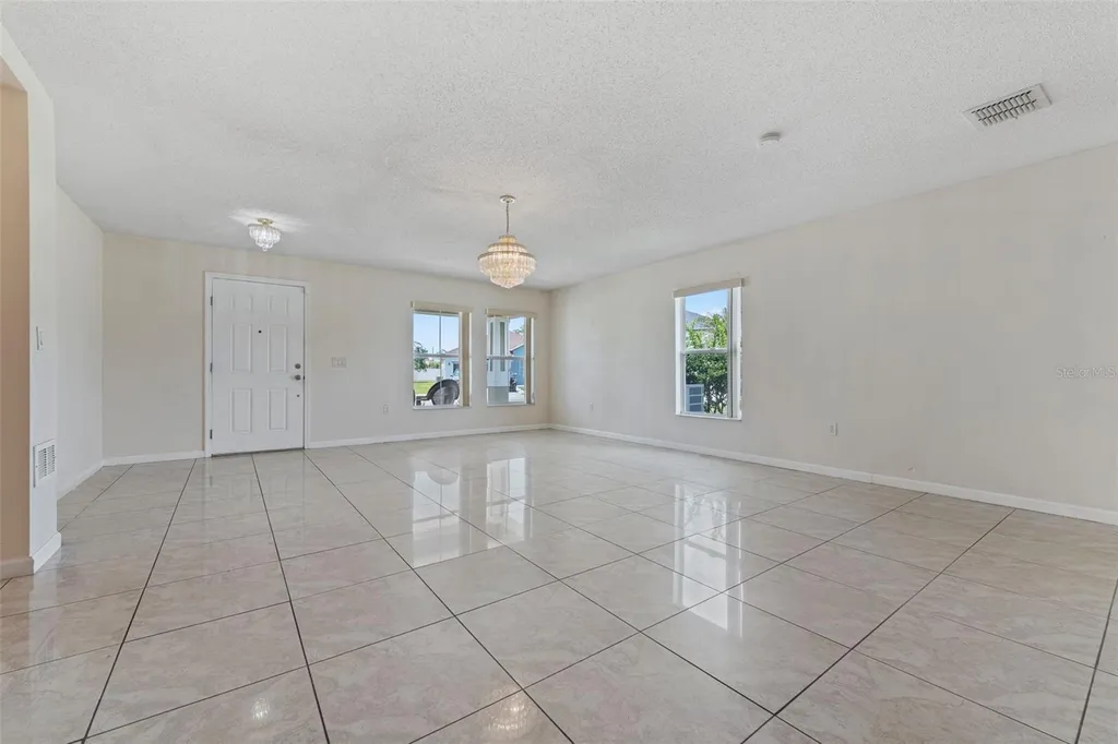831 Neptune Pointe Lane Kissimmee FL 34744