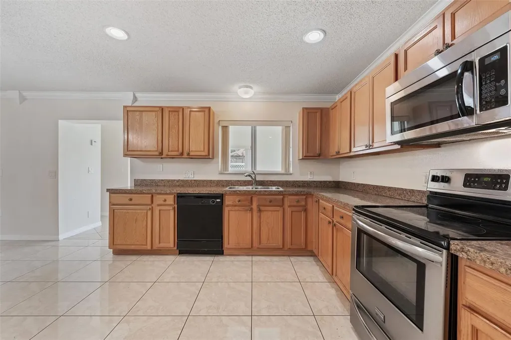 831 Neptune Pointe Lane Kissimmee FL 34744