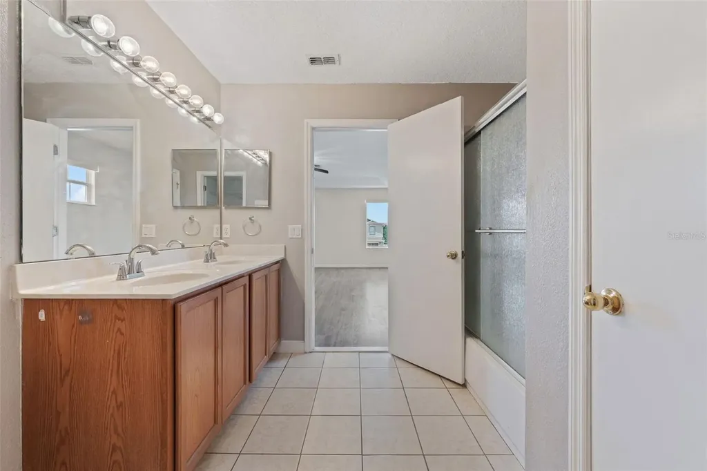831 Neptune Pointe Lane Kissimmee FL 34744