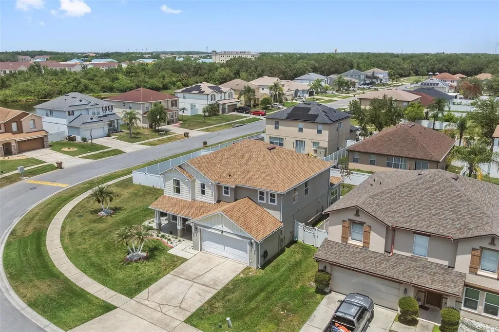 831 Neptune Pointe Lane Kissimmee FL 34744