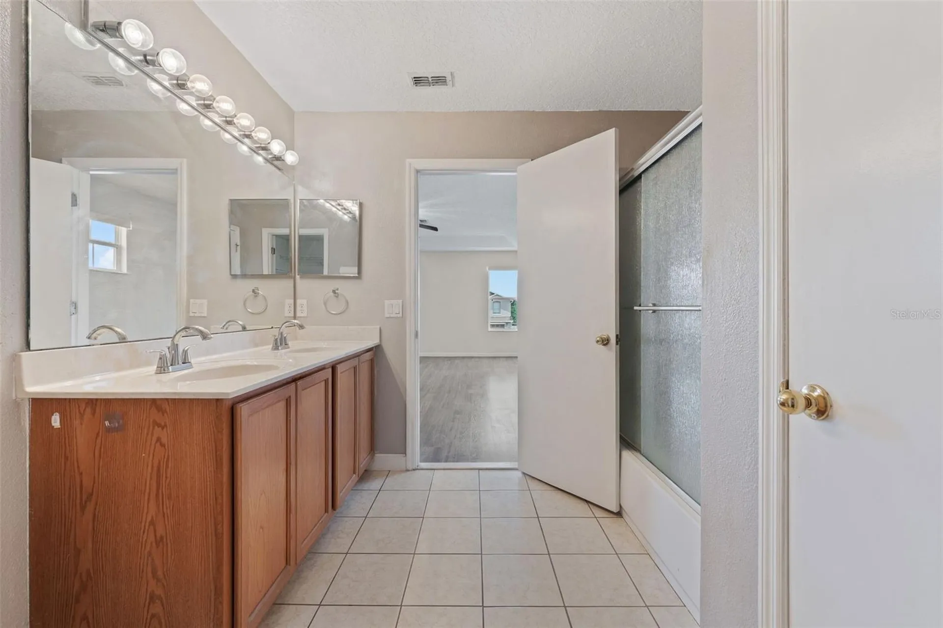 831 Neptune Pointe Lane Kissimmee FL 34744