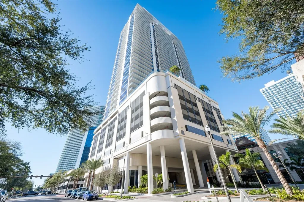 275 1st Avenue South St Petersburg FL 33701