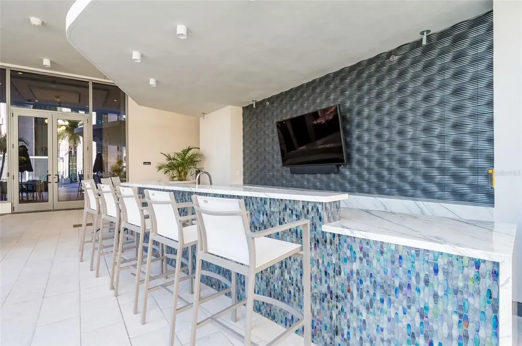 275 1st Avenue South St Petersburg FL 33701