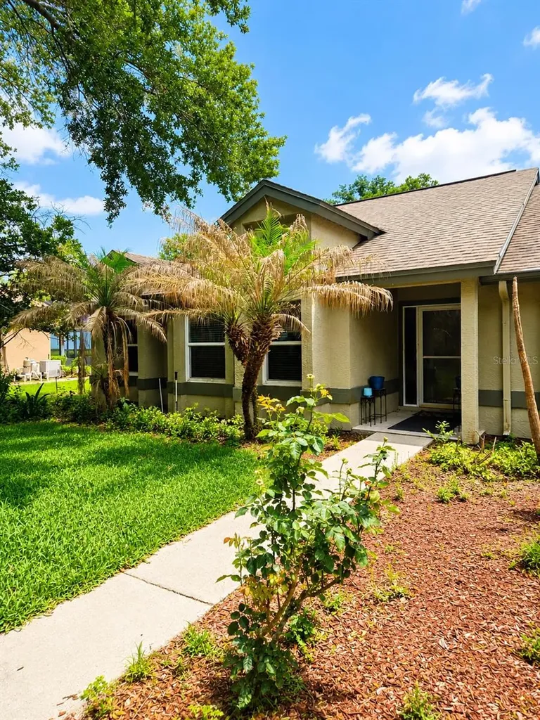 2067 Majestic Woods Boulevard Apopka FL 32712