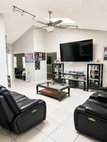 2067 Majestic Woods Boulevard Apopka FL 32712