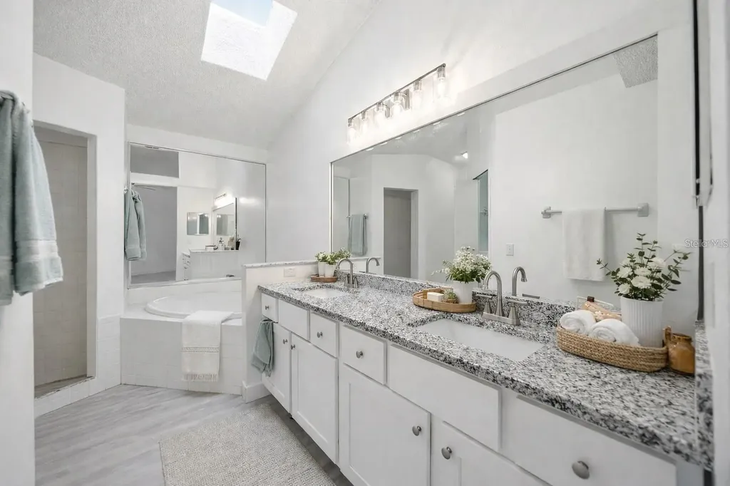 7151 Edgewater Shores Court Orlando FL 32810