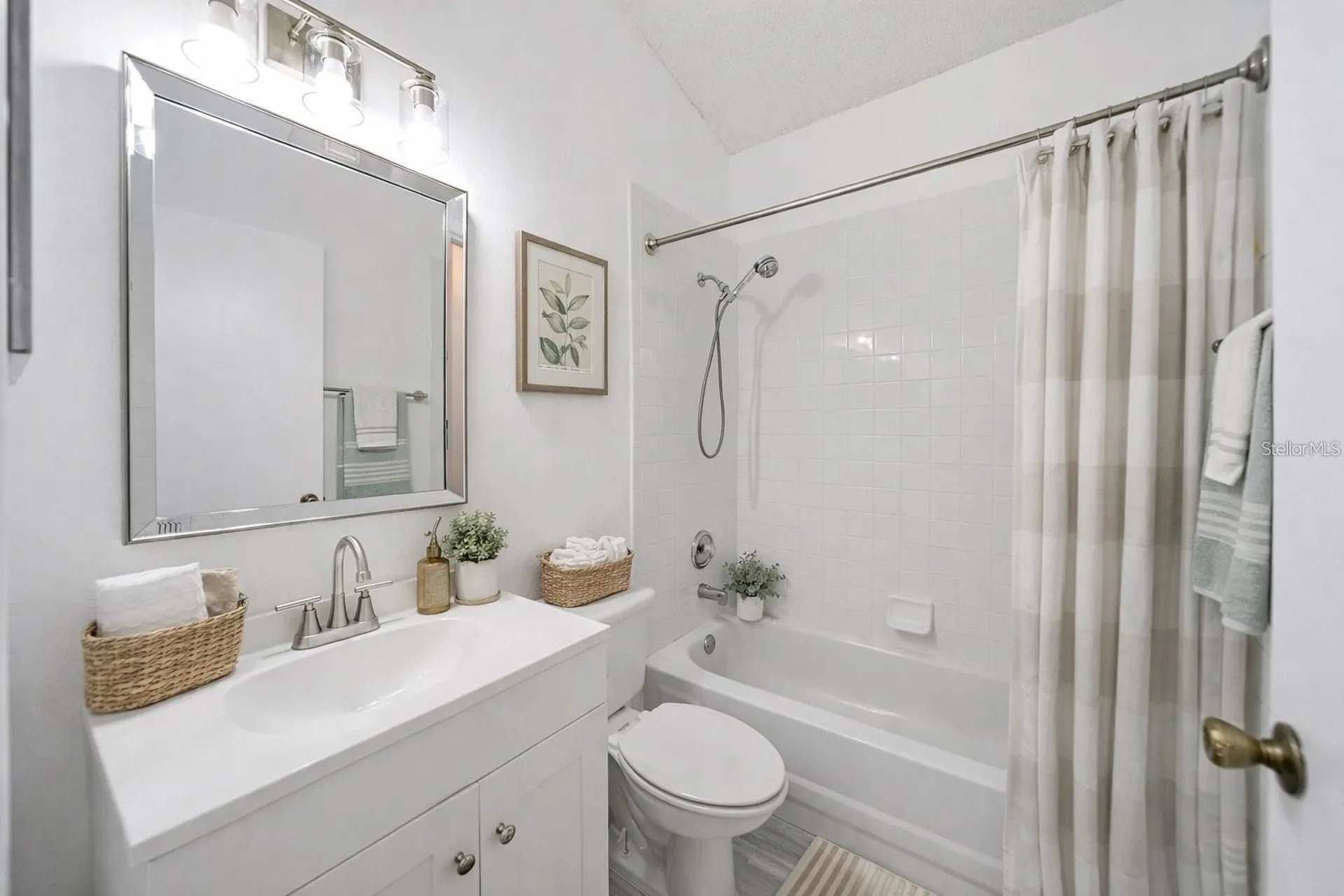 7151 Edgewater Shores Court Orlando FL 32810