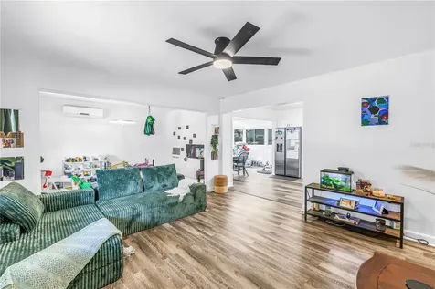 5034 2ND Avenue S St Petersburg FL 33707