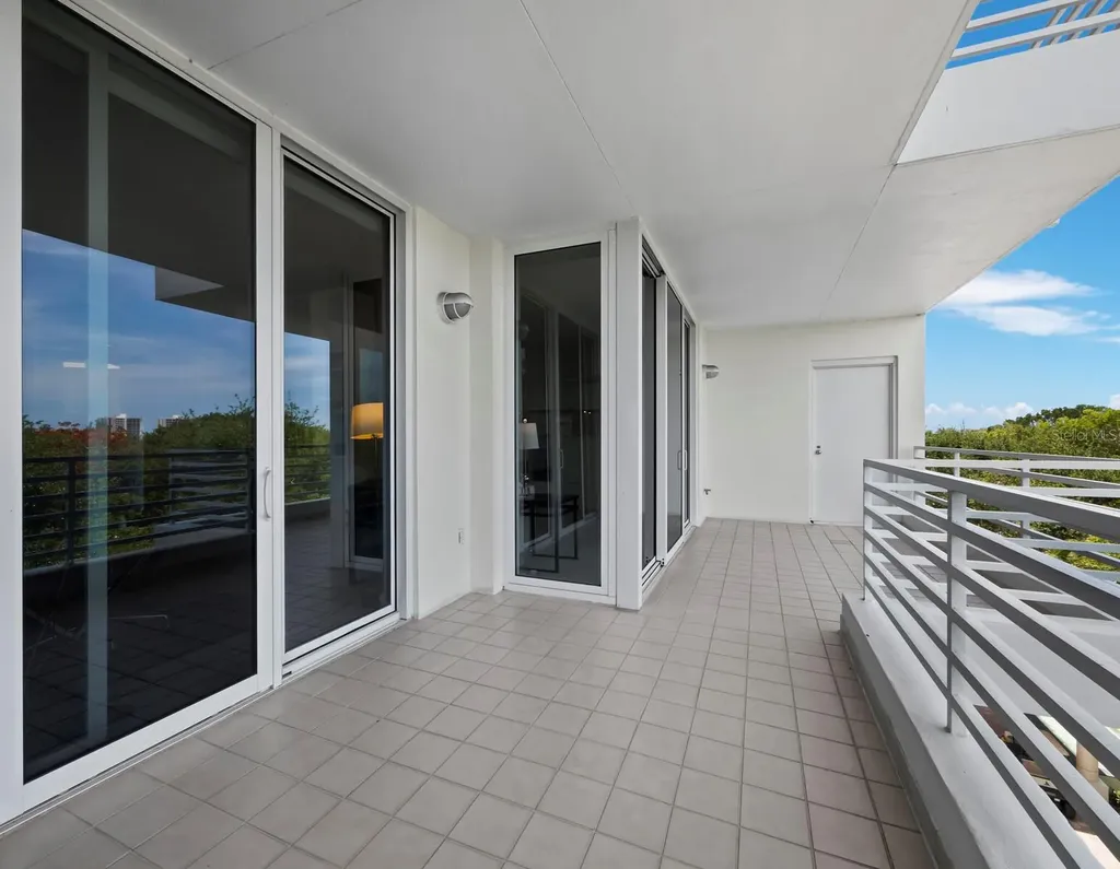 2410 Harbourside Drive Longboat Key FL 34228