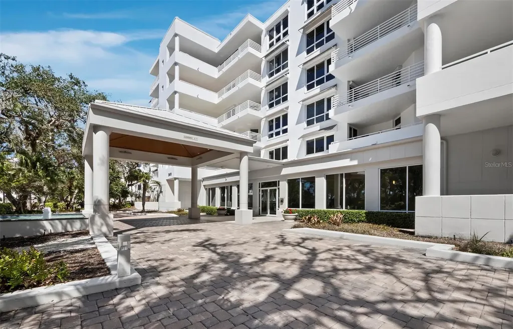 2410 Harbourside Drive Longboat Key FL 34228
