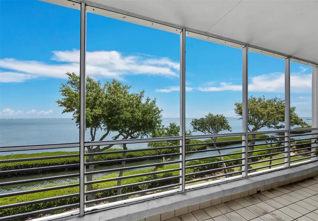 2410 Harbourside Drive Longboat Key FL 34228