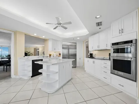 2410 Harbourside Drive Longboat Key FL 34228