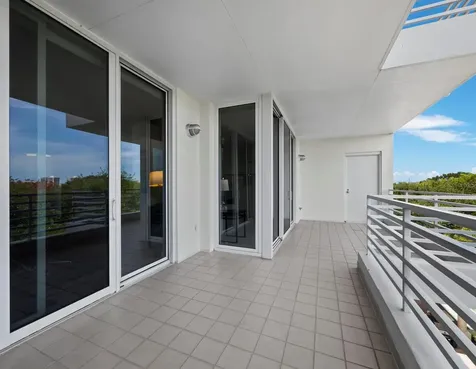 2410 Harbourside Drive Longboat Key FL 34228