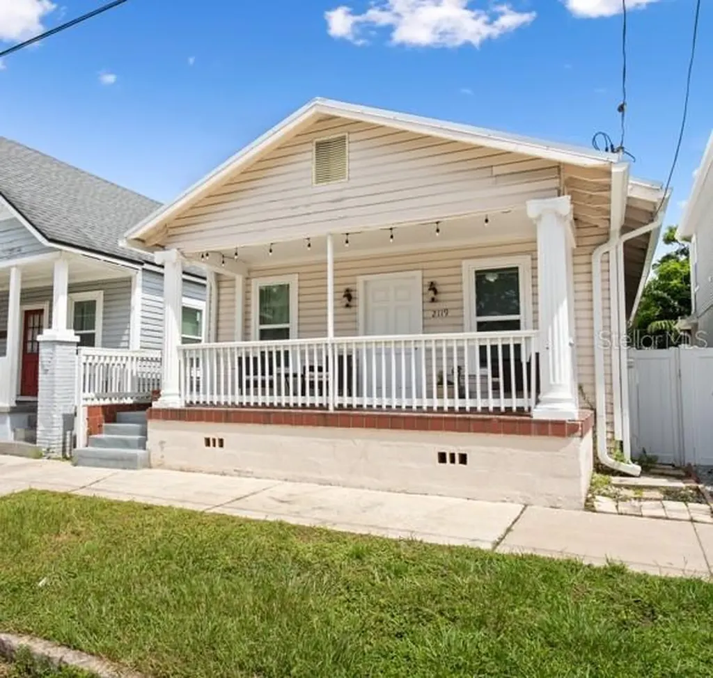 2119 W Spruce Street Tampa FL 33607